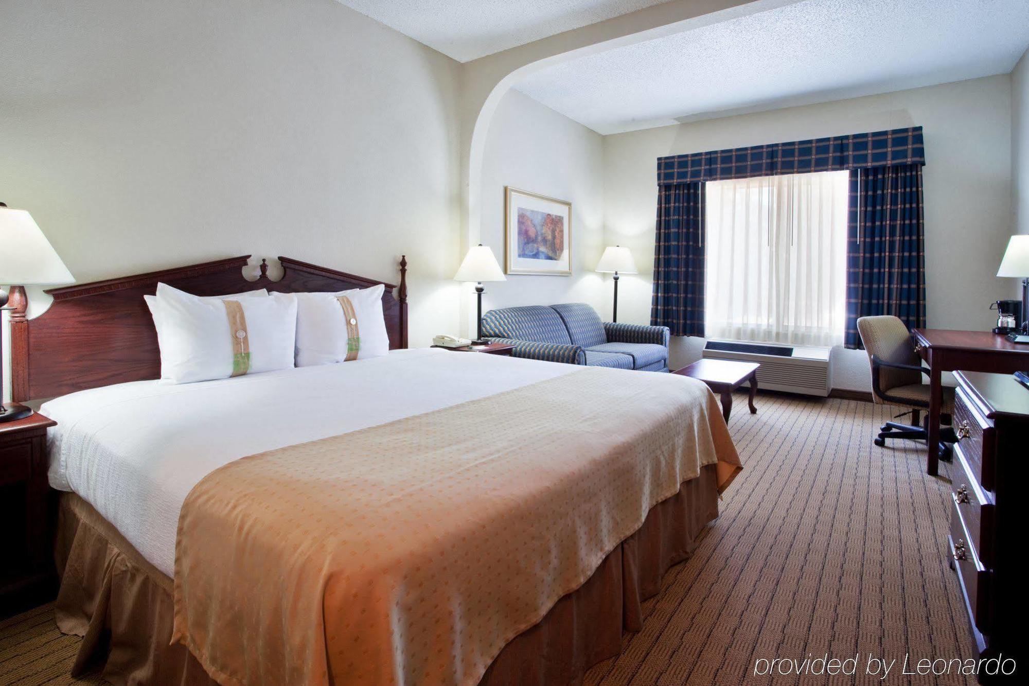 Holiday Inn Hotel And Suites Peachtree City By Ihg חדר תמונה